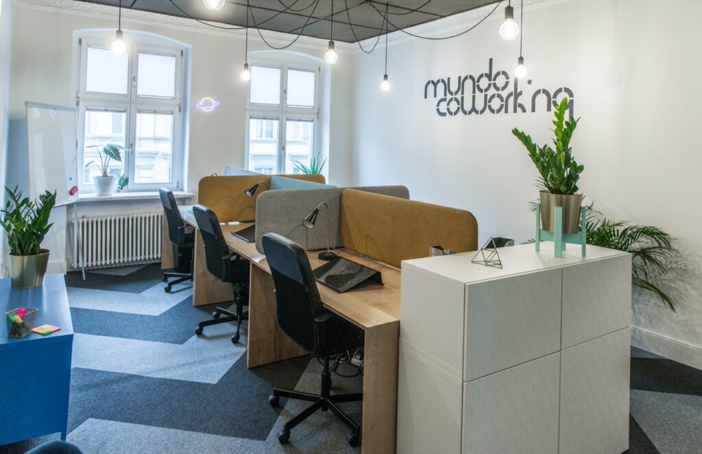 Biurko 1, pokój coworkingowy 03